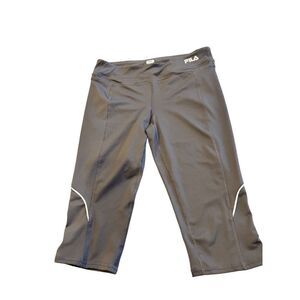 FILA sport capri pants size Medium